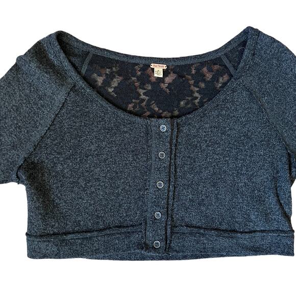 Free People Dark Heathered Gray Crop Long Sleeve Lace Snap Front Top - Small - Picture 9 of 12